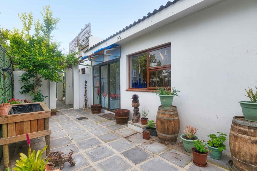 5 Bedroom Property for Sale in Fisherhaven Western Cape